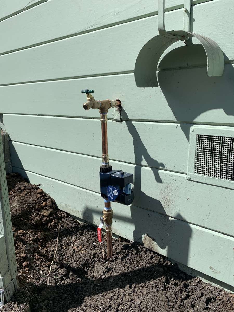 Smart water shut-off valve on copper main